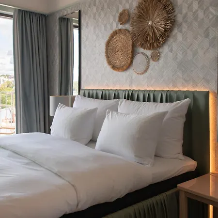 Riviera Ξενοδοχείο 4*