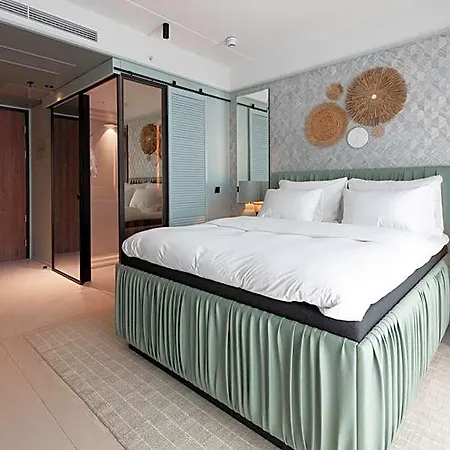 Riviera Hotel 4*