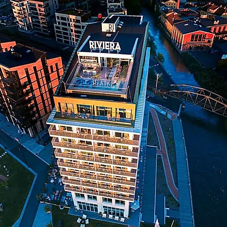 Riviera Moss