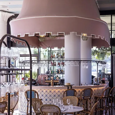 Riviera 4* Moss
